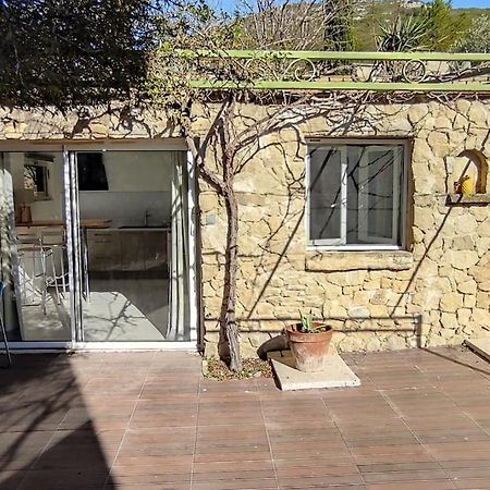 Charmant Studio Independant Dans La Colline Eyguieres Ngoại thất bức ảnh
